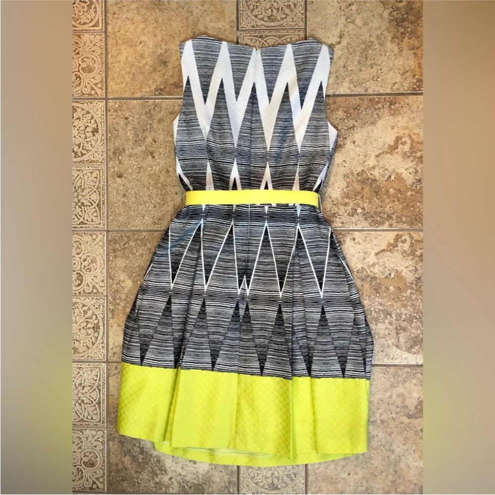 WOW Elie Tahari Black and Yellow Geometric Dress